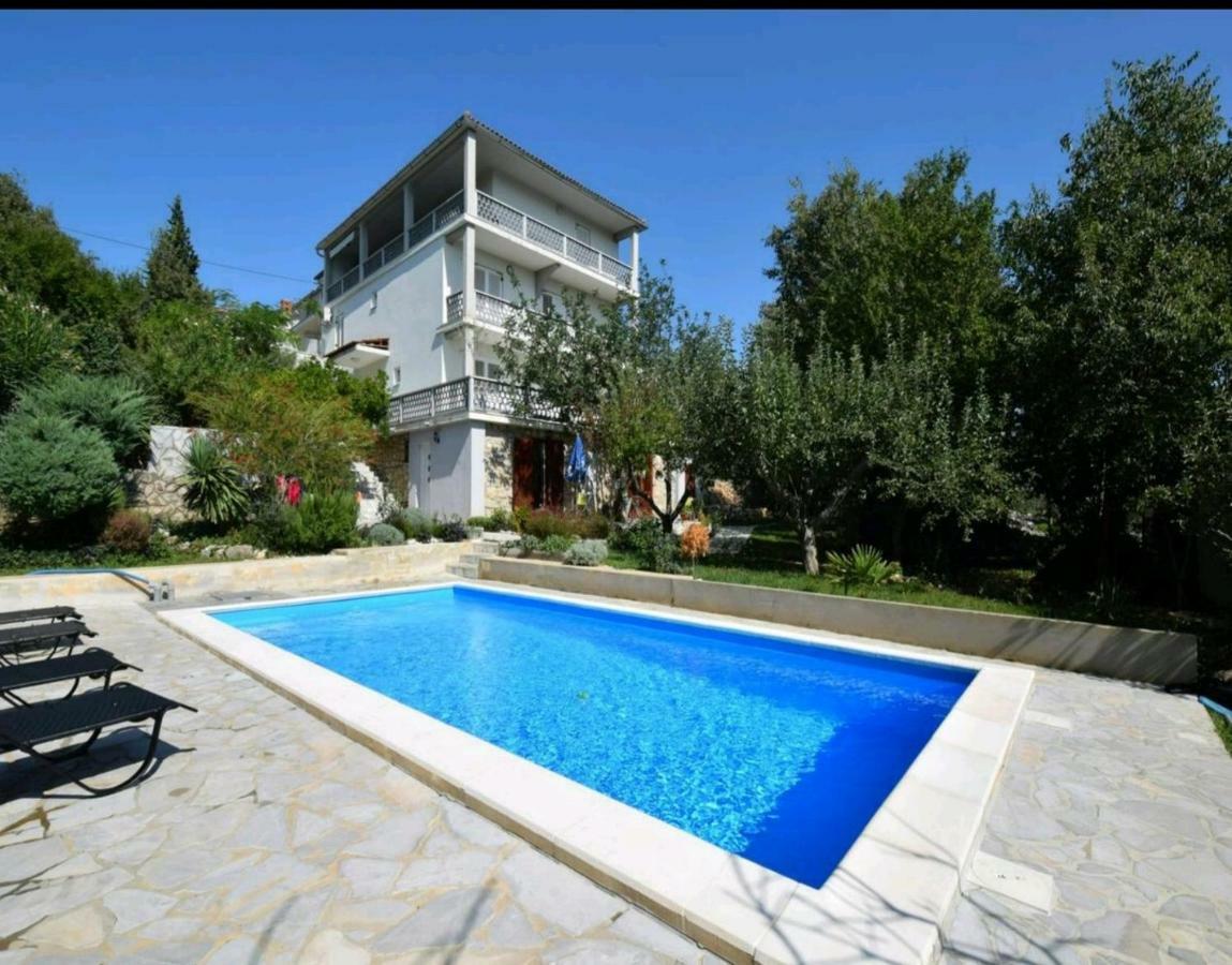 Apartman Lavandin Cizici Exterior photo