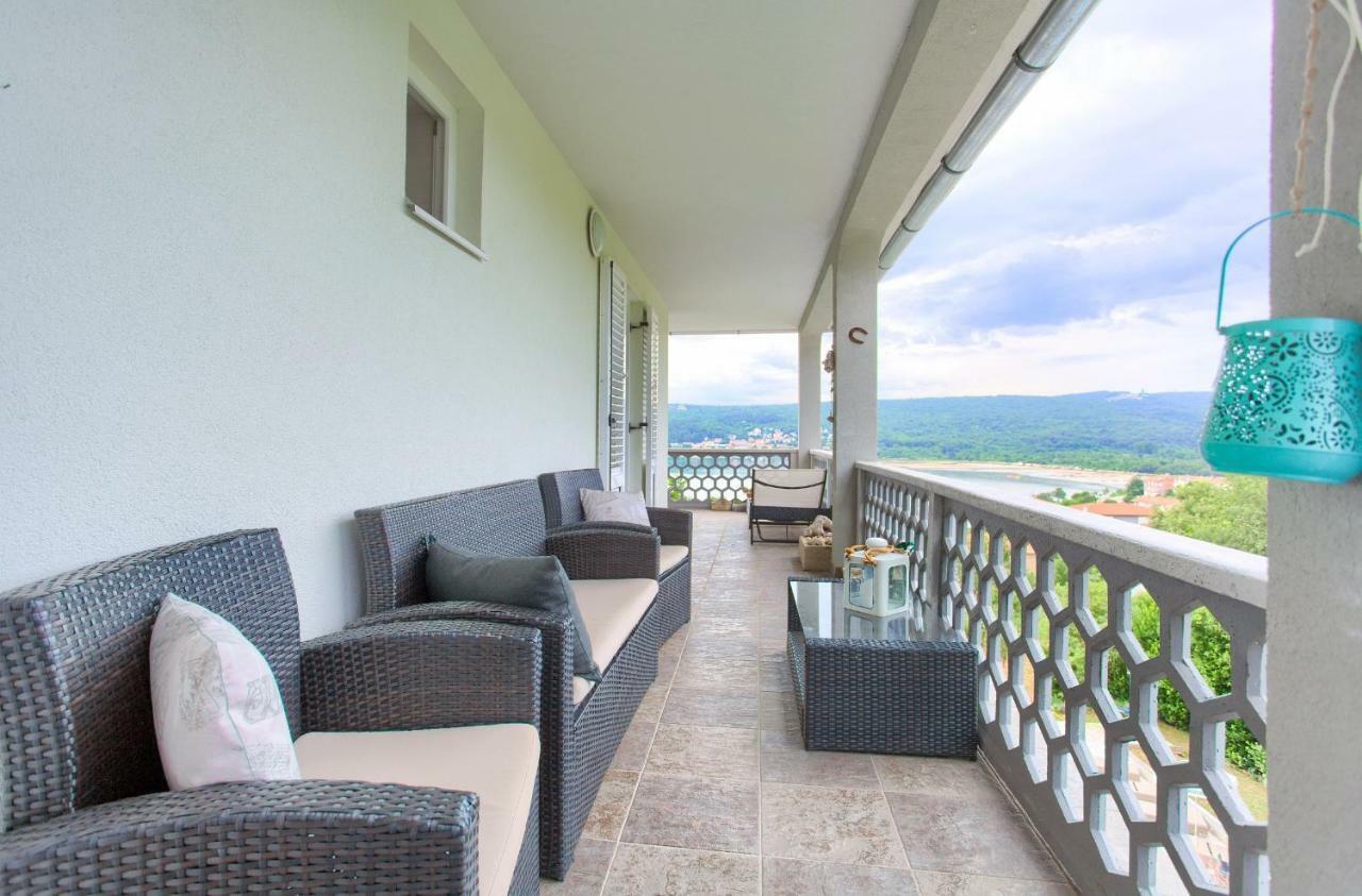 Apartman Lavandin Cizici Exterior photo