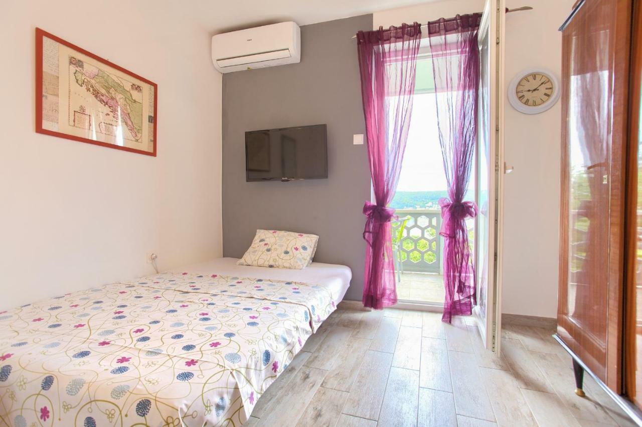 Apartman Lavandin Cizici Exterior photo
