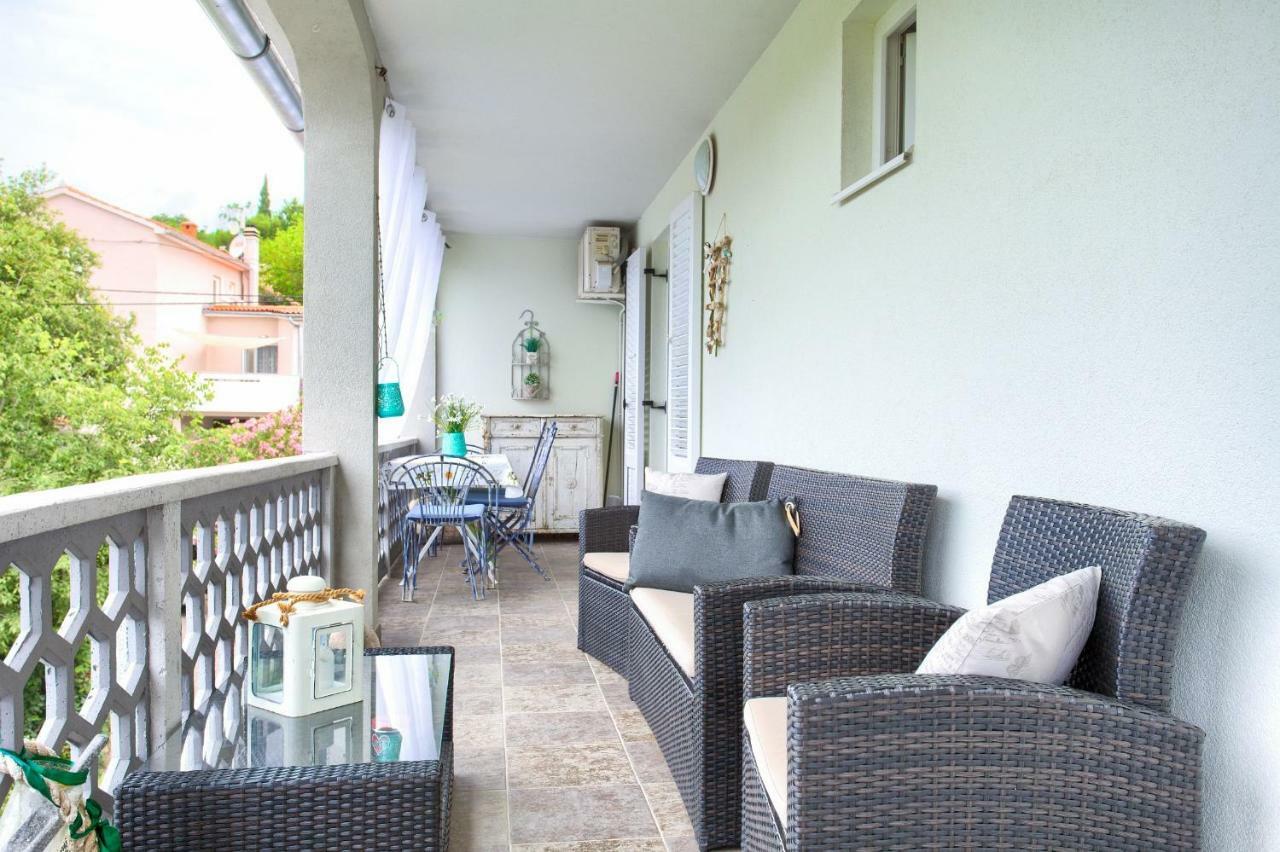 Apartman Lavandin Cizici Exterior photo