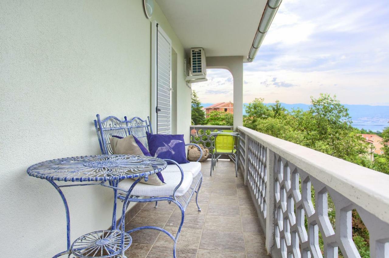 Apartman Lavandin Cizici Exterior photo